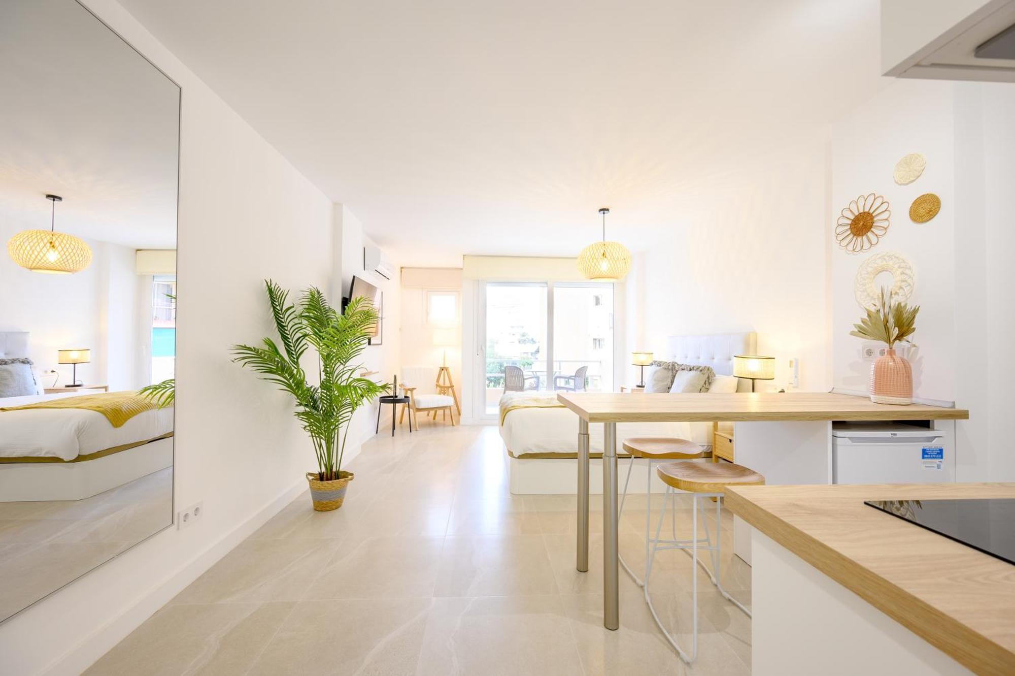New Studio, Terrace, Parking, And Pool By 10tosea Appartement